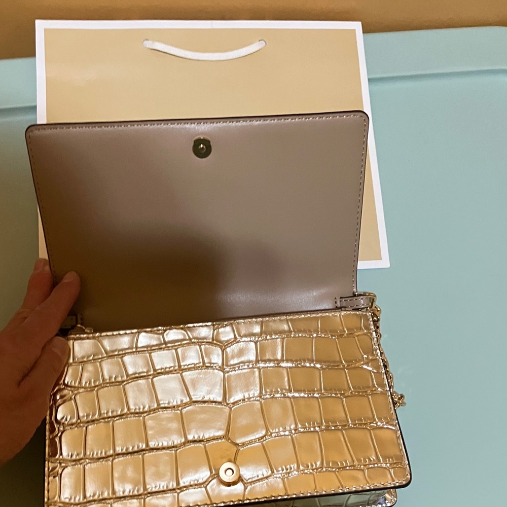 Michael Kors Jet Set Pale Gold Croc-Embossed leather Crossbody Bag - Picture 5 of 9
